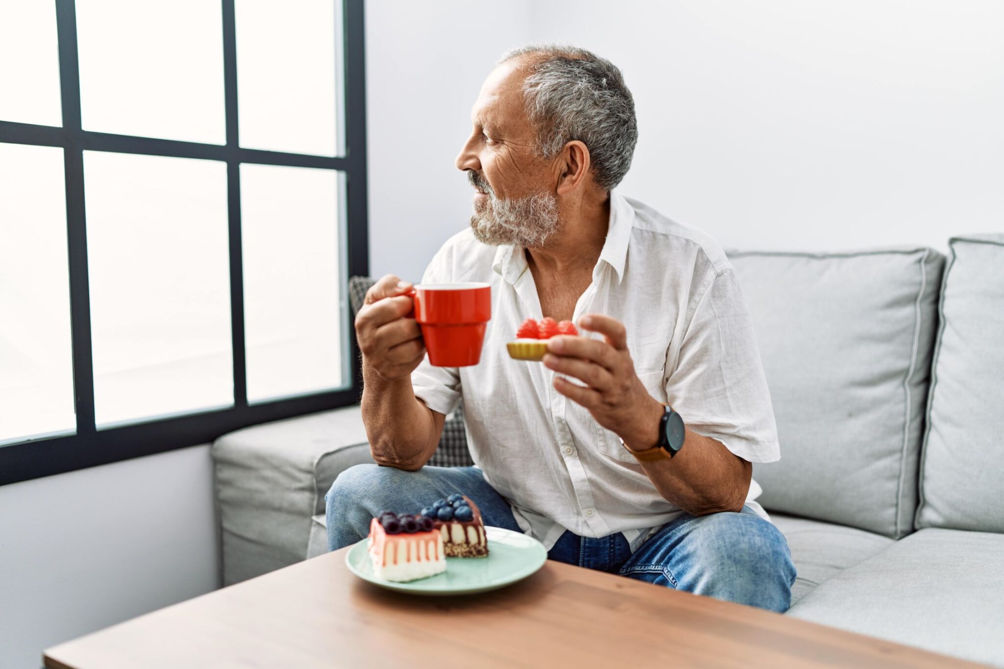 What are the Symptoms of Tea and Toast Syndrome in the Elderly?